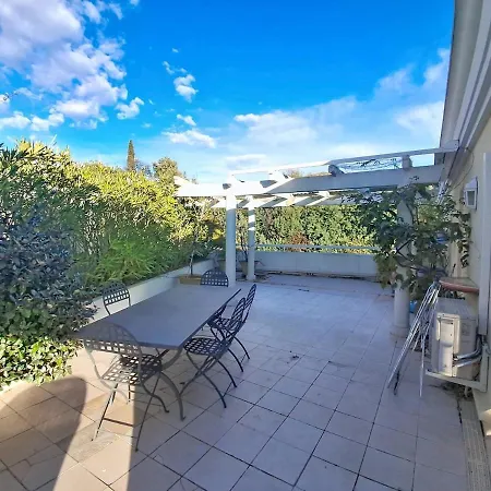 2p Lumineux Avec Grande Terrasse, Vue Sur Le Golf Apartment